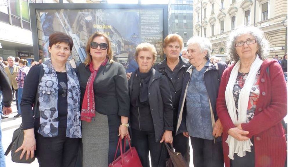 Načelnica PUPG Senka Šubat s članovima obitelji poginulih branitelja i Udruga iz Domovinskog rata